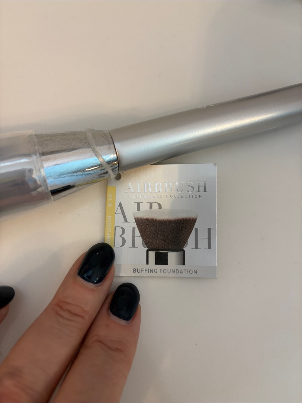 IT Cosmetics Foundation Brushes + Brush Bath - Picture 4 of 14